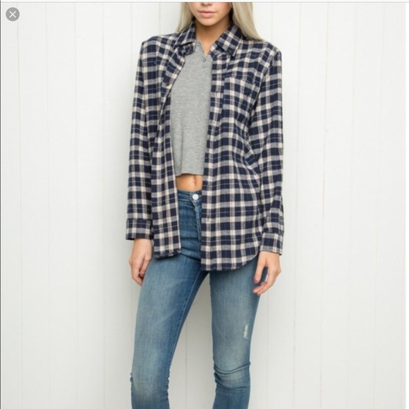 Brandy Melville Tops - Brandy Melville Wylie blue and white soft flannel